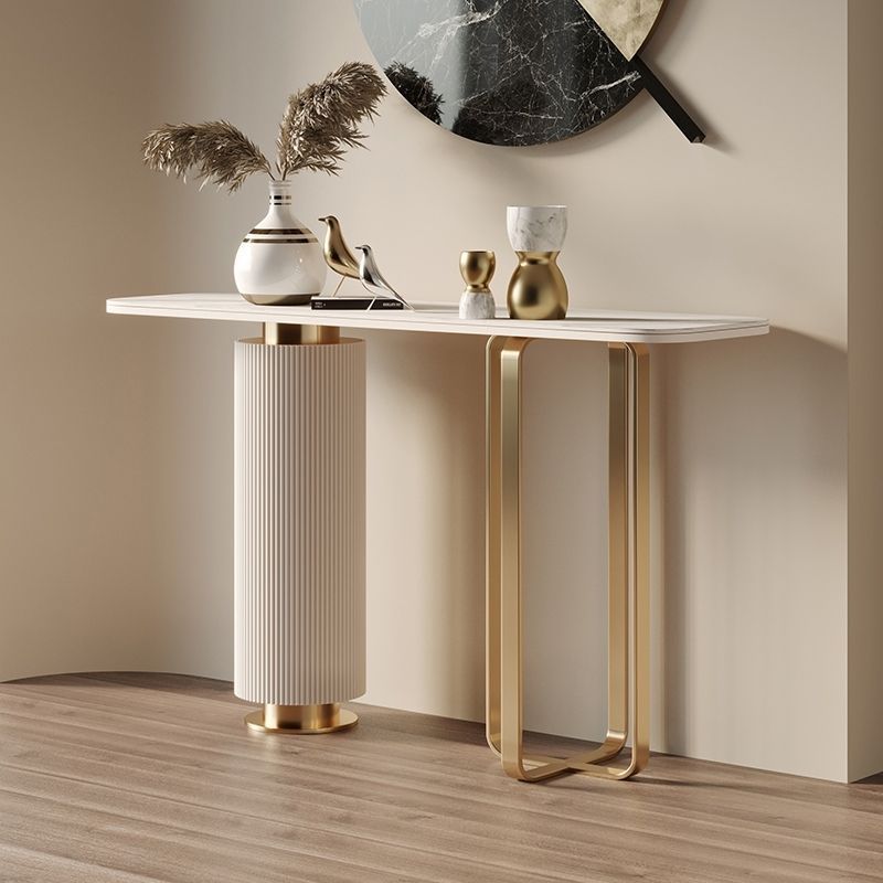 Living Room Entrance View Platform Table