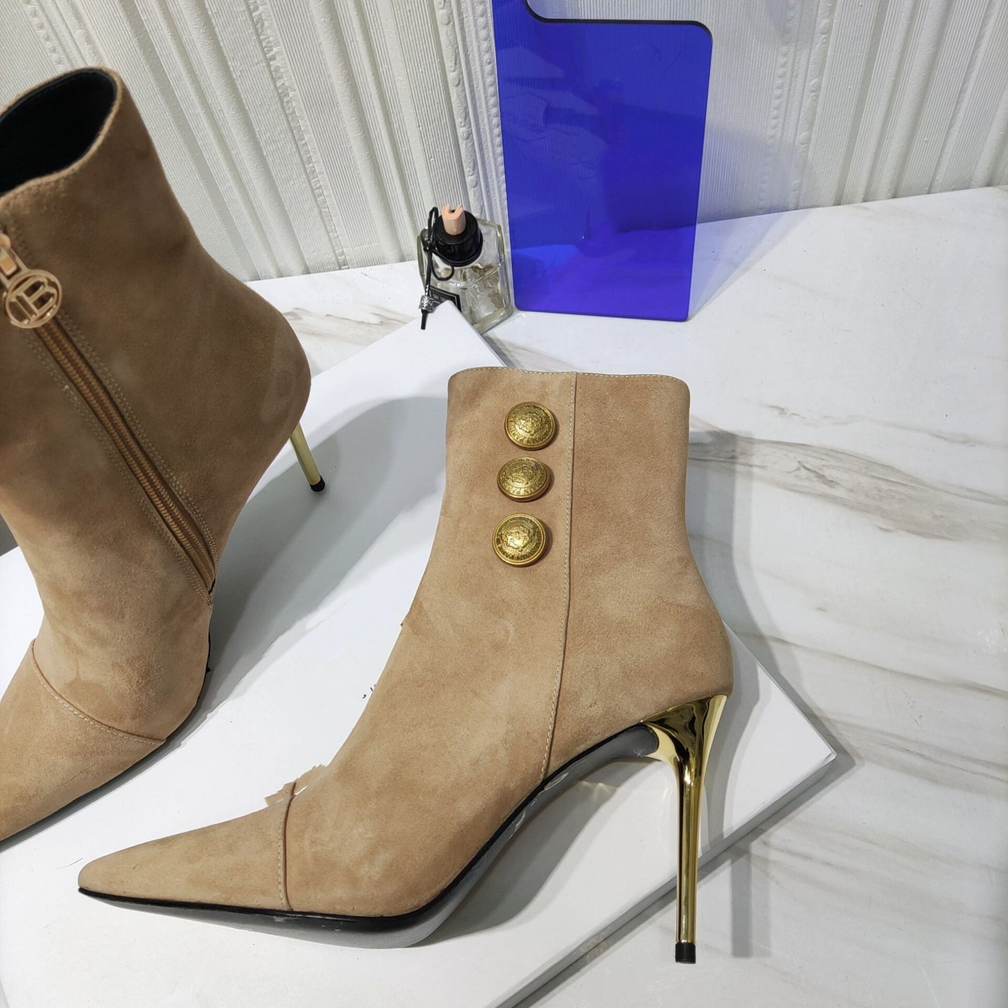 Solid Color Suede Pointed Toe Boot