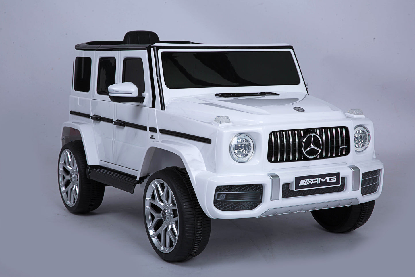 Mercedes Benz AMG G63 - White