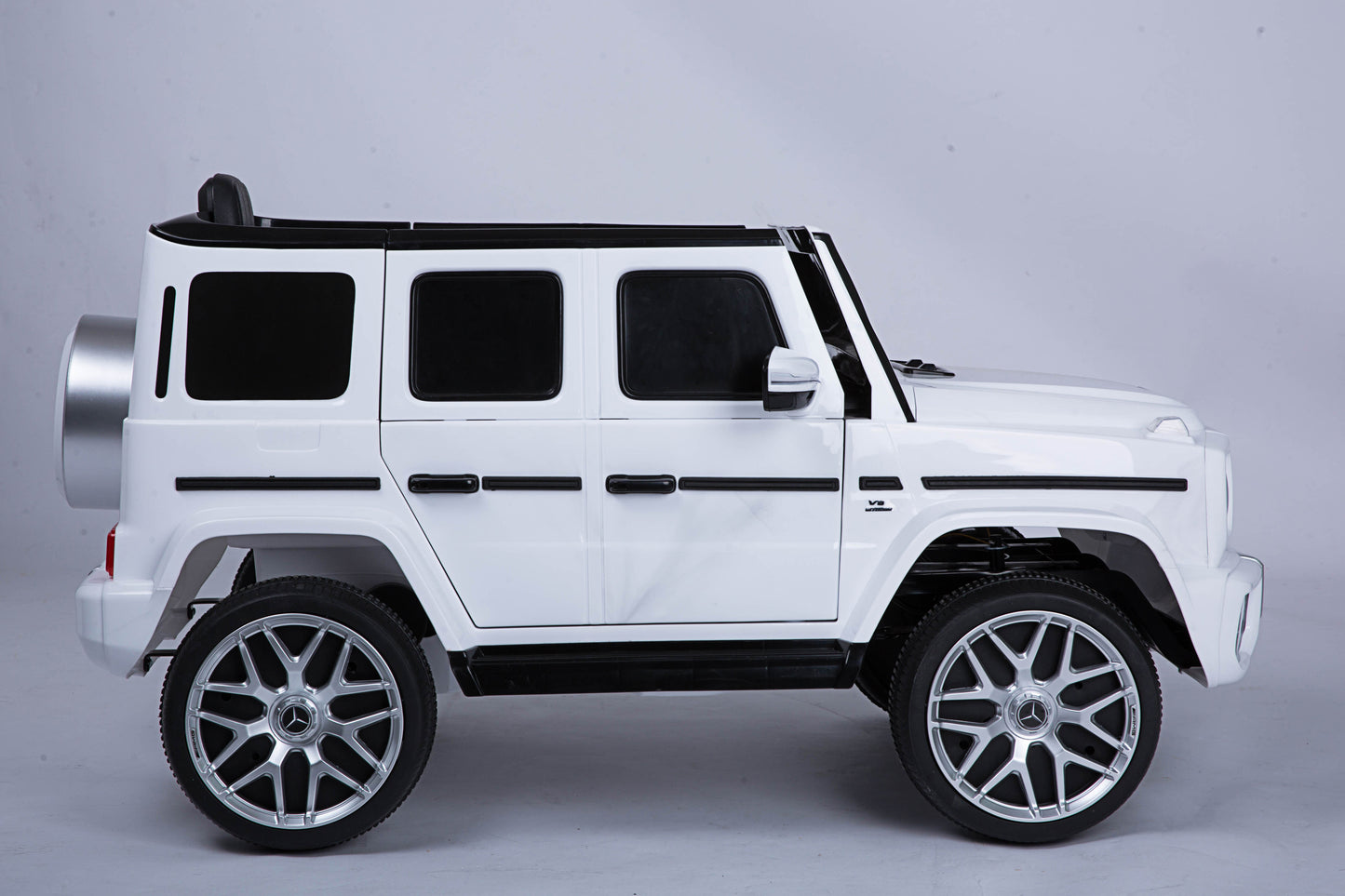 Mercedes Benz AMG G63 - White