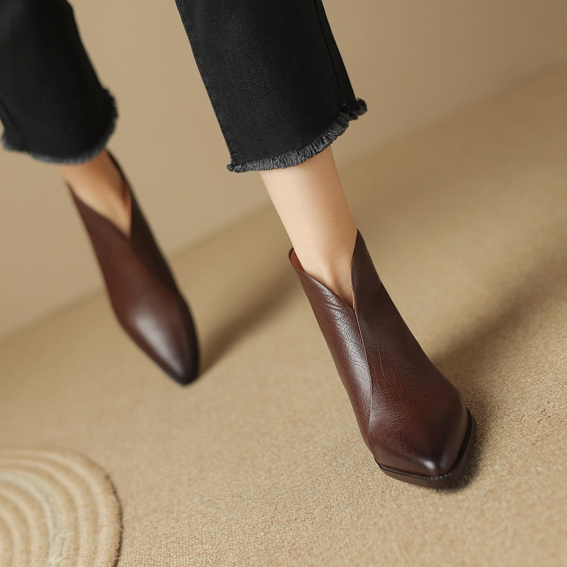 Pointed-Toe Retro Cowhide Ankle Boots