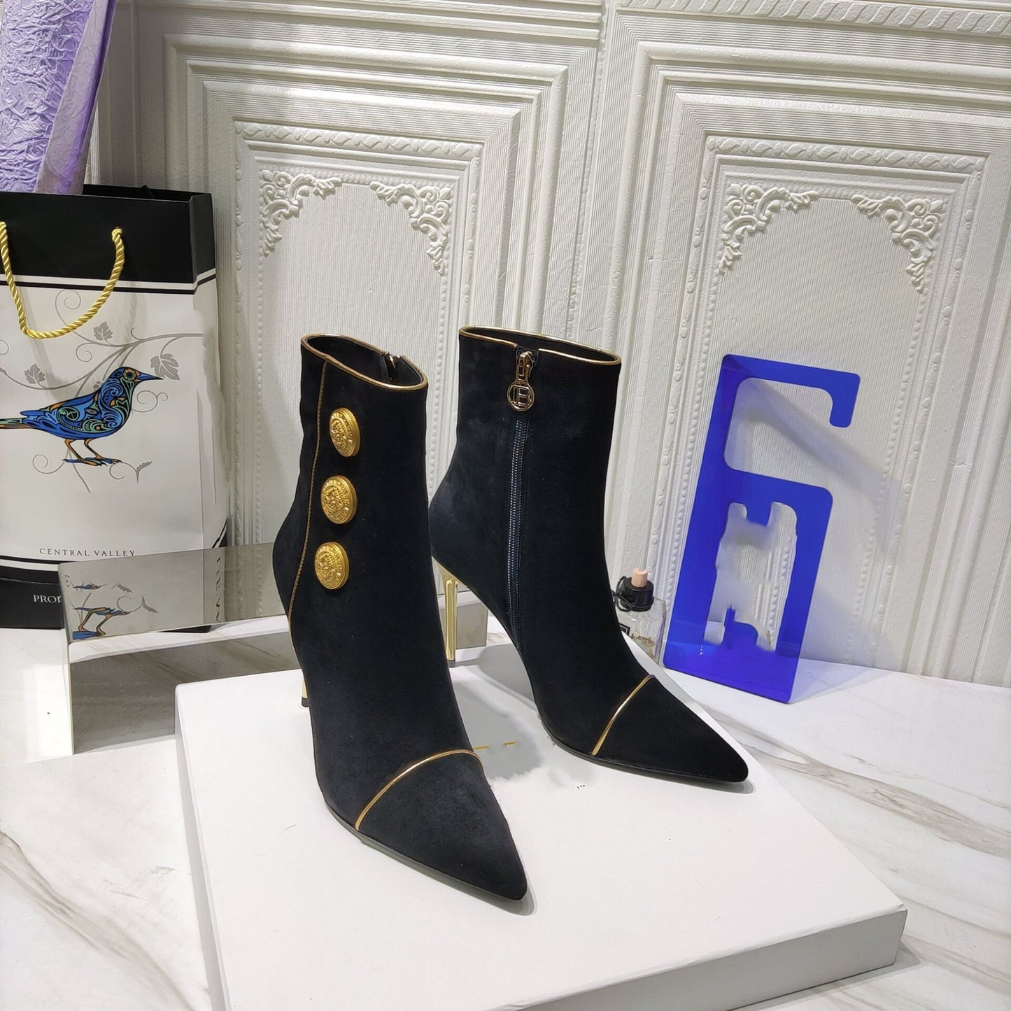 Solid Color Suede Pointed Toe Boot