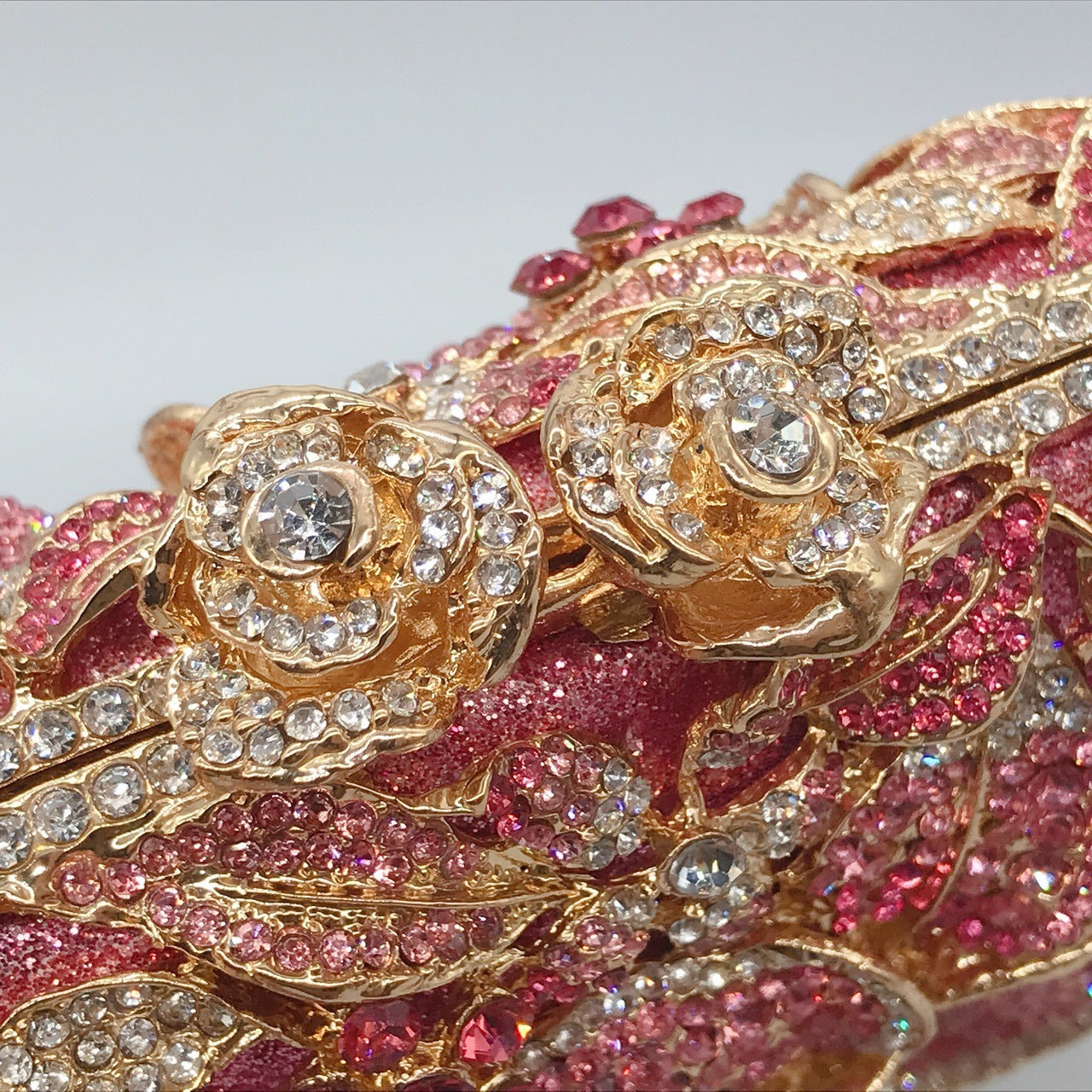 Metal Rose Diamond Chain Clutch