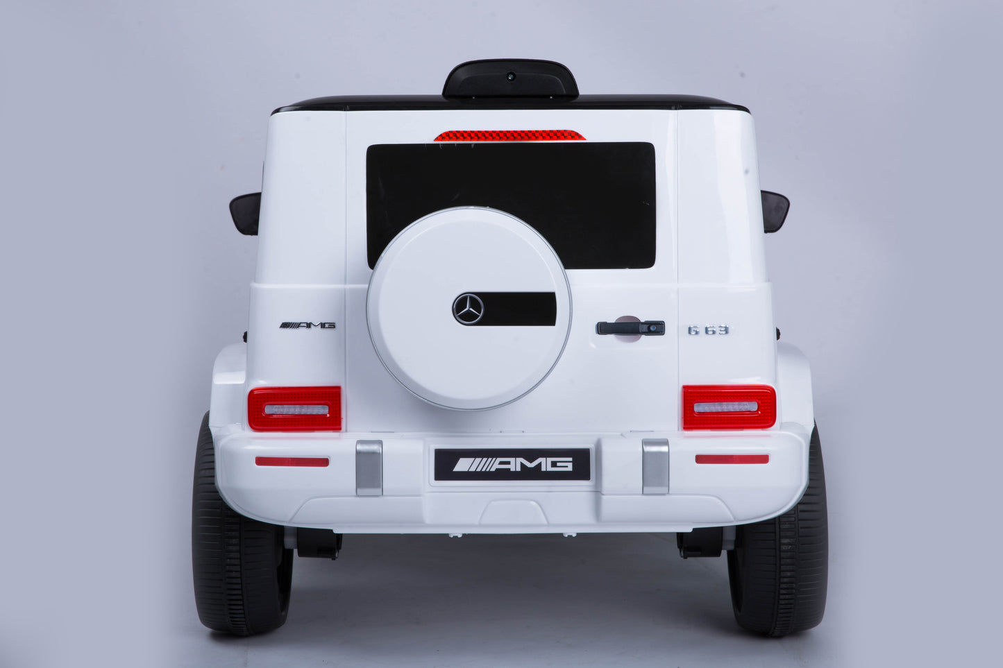 Mercedes Benz AMG G63 - White