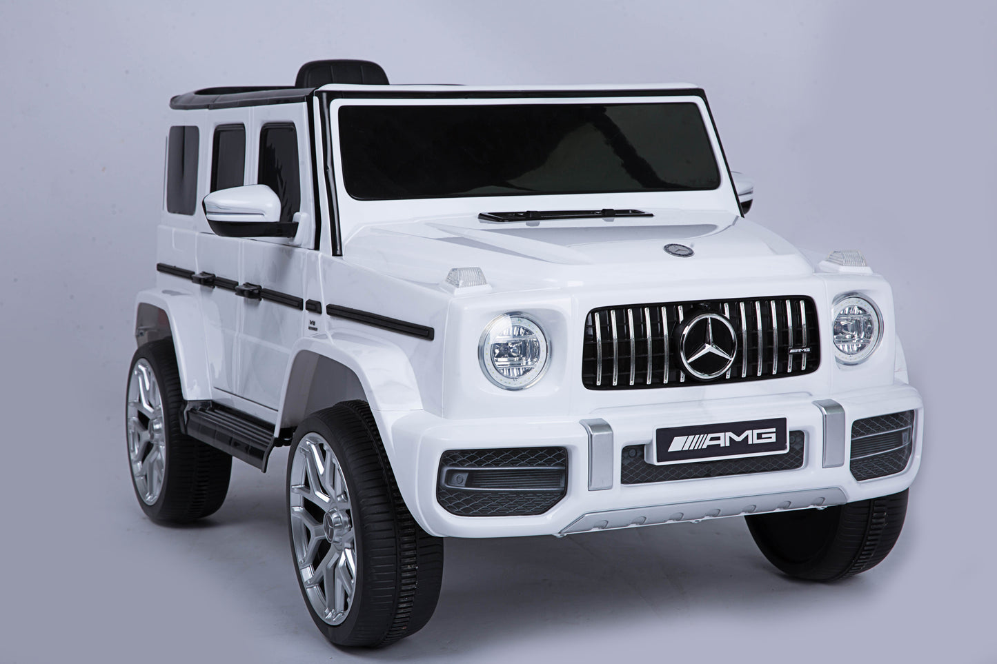 Mercedes Benz AMG G63 - White