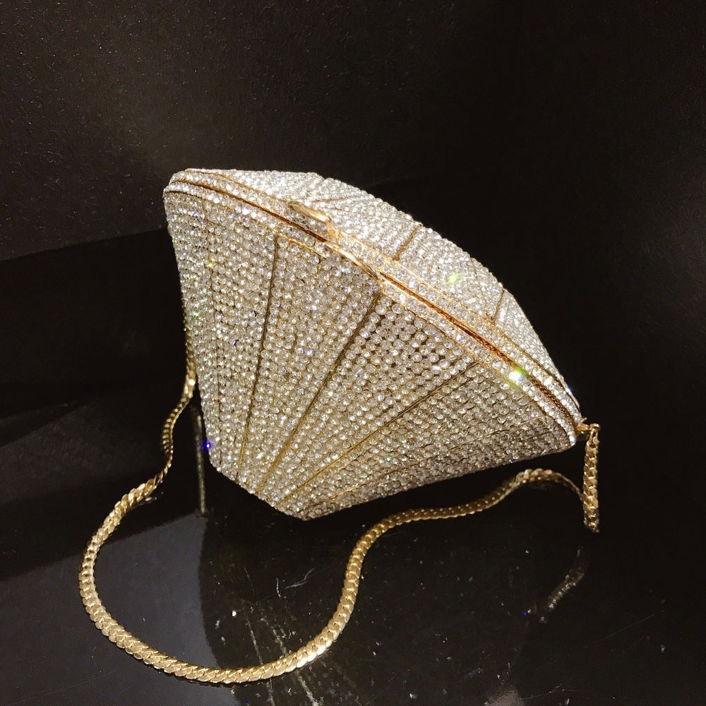 Three-Dimensional Diamond Clutch