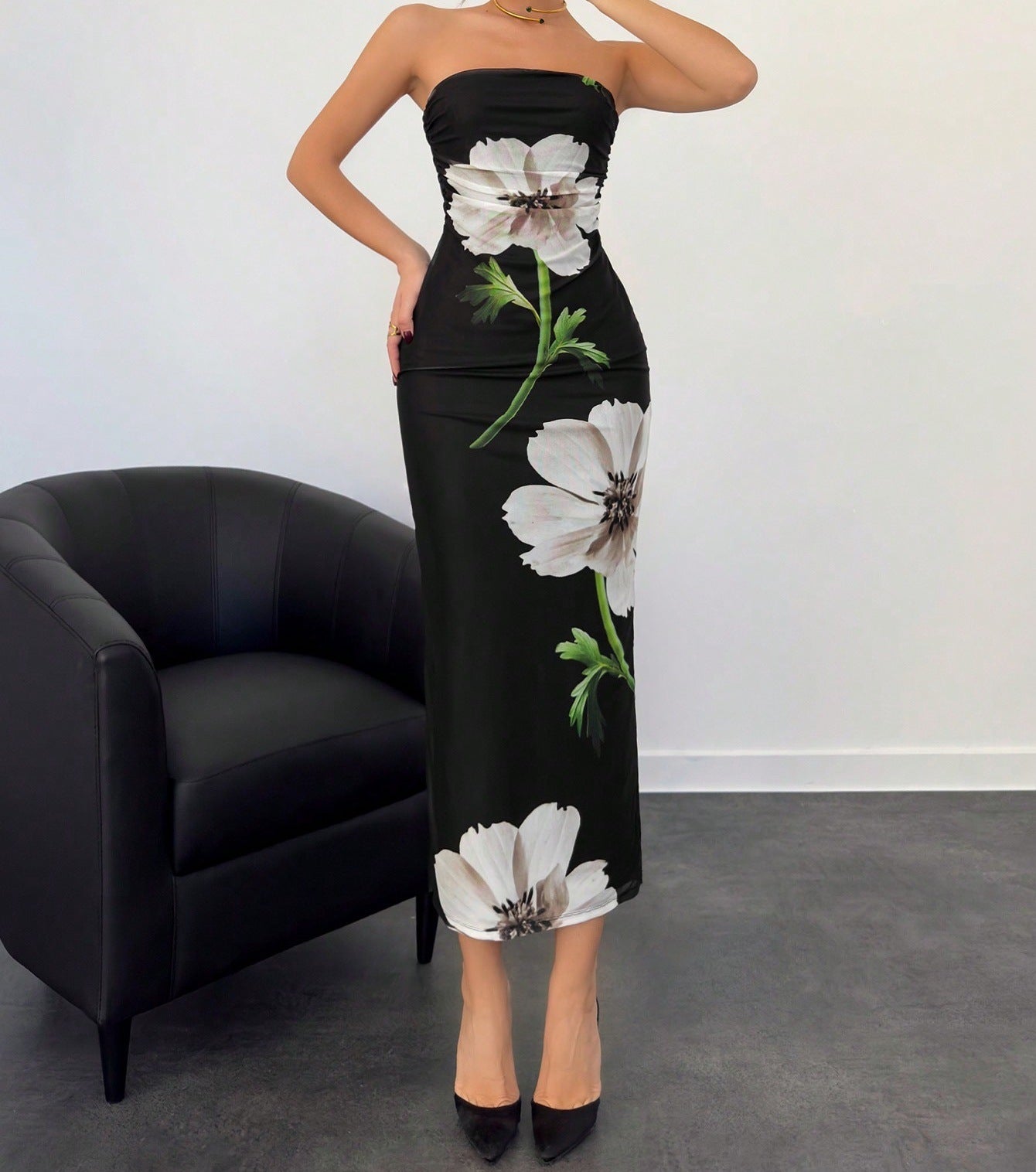 Slim-Fit Contrast Floral Print Dress