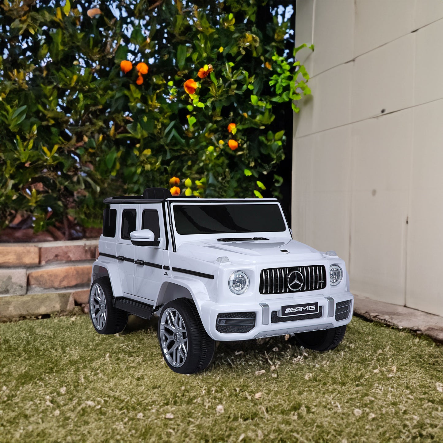 Mercedes Benz AMG G63 - White