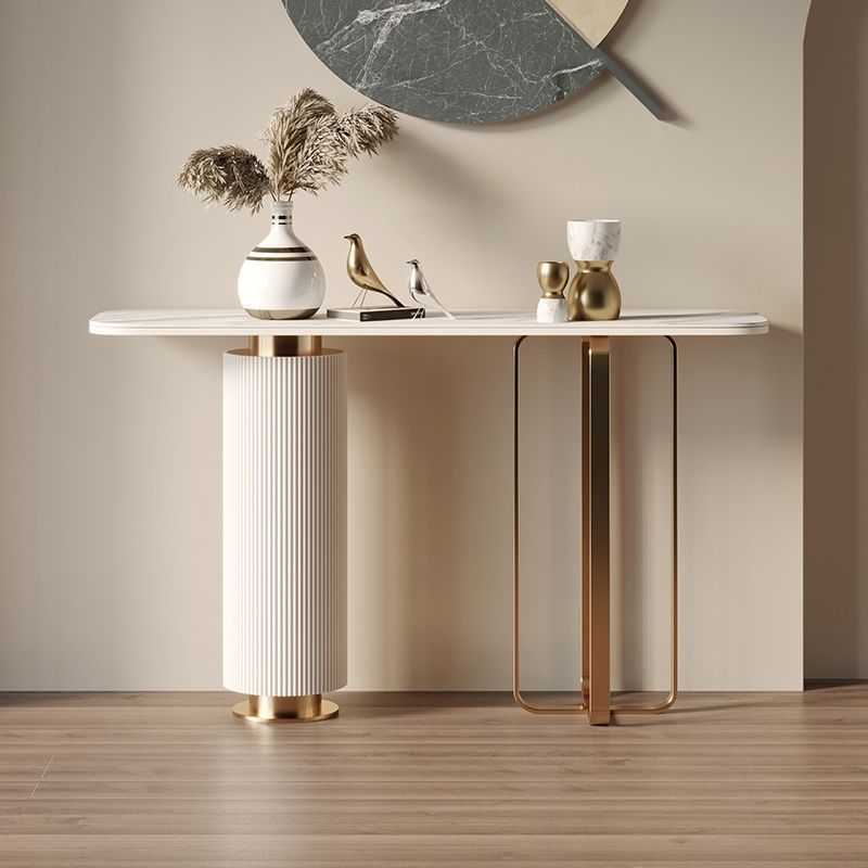 Living Room Entrance View Platform Table